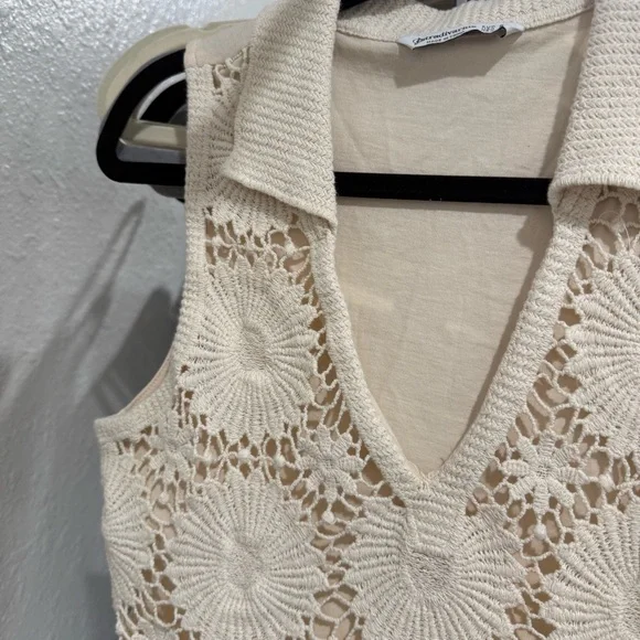 Stradivarius Beige Crochet V-Neck Crop Top - Picture 2 of 4